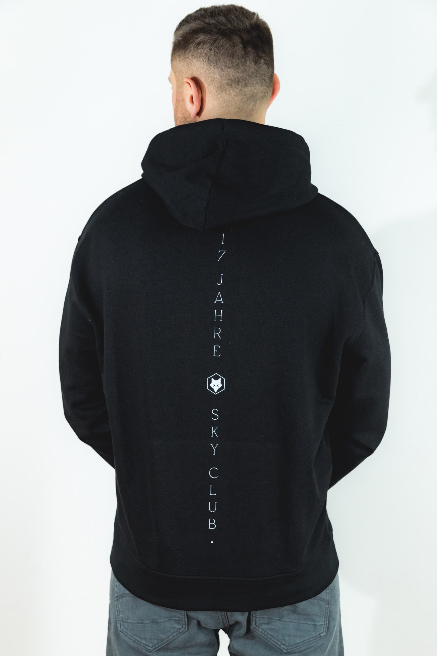 techno-hoodie-backprint-17-jahre-sky-club-limited-edition