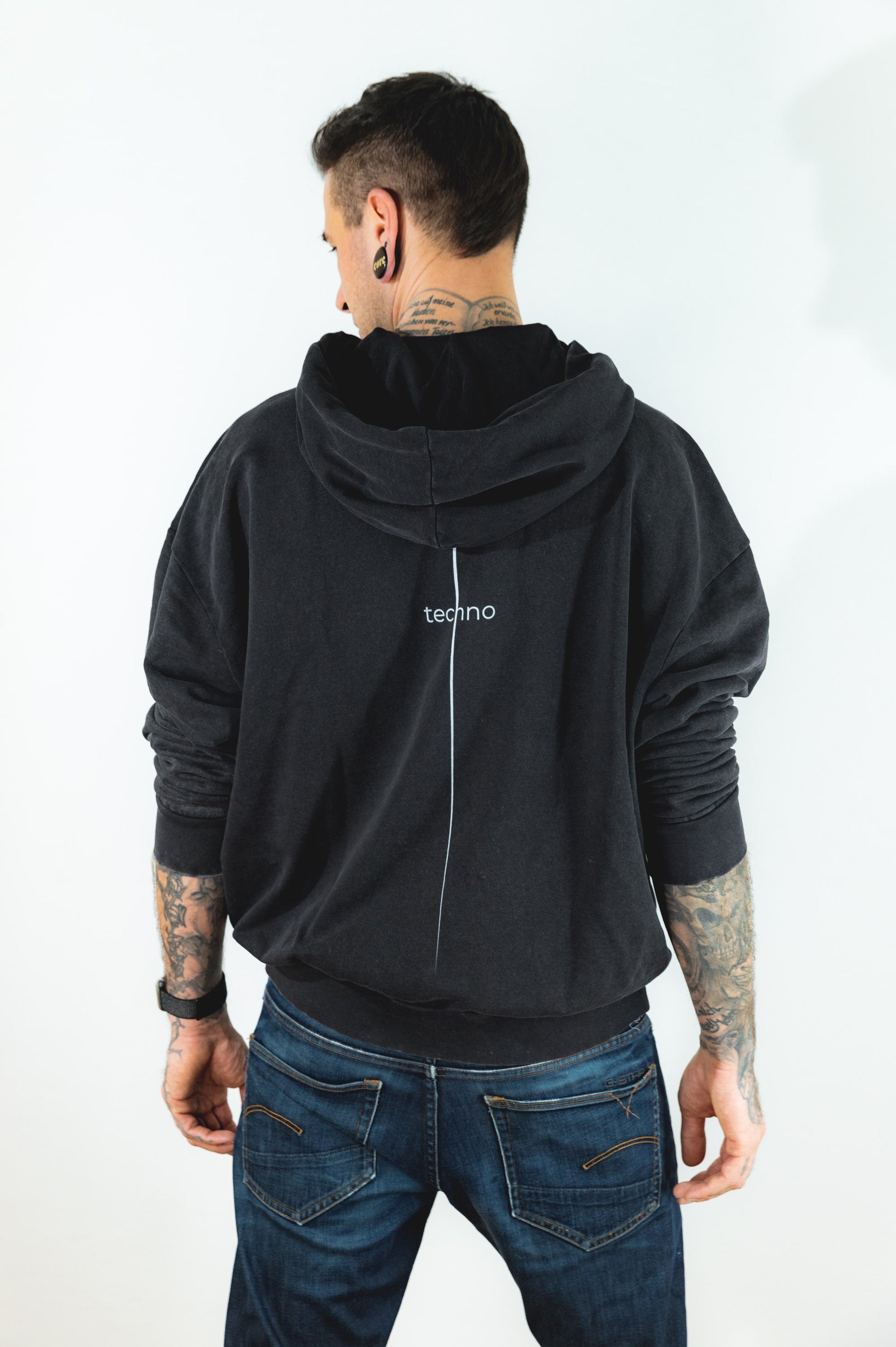 techno-oversize-hoodie-acid-wash-backprint-kreuz